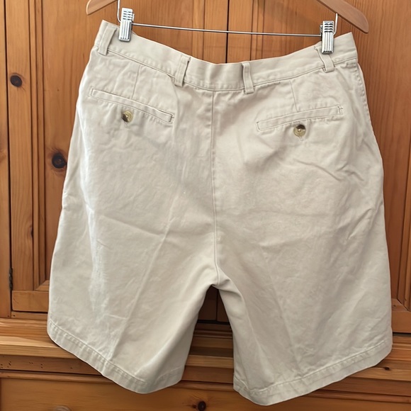 Evergreen 100% cotton shorts, pleated front, size 34 waist - Picture 4 of 7